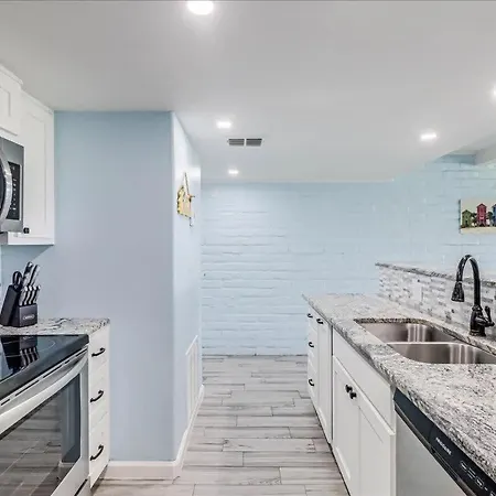 Sandy Shores At Sea Sands Condominiums